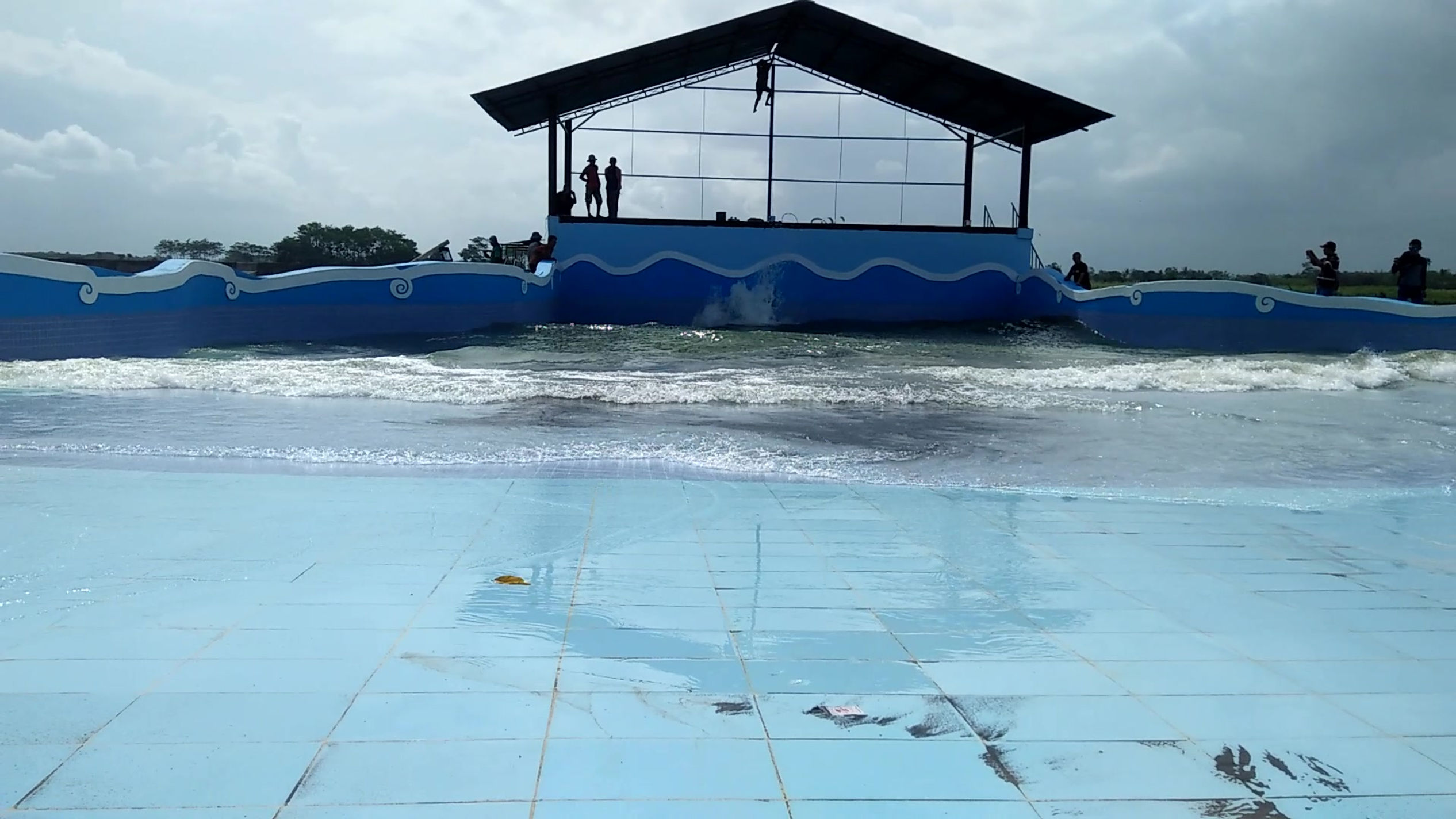 Test gelombang kolam ombak @DIRA WATERPARK AND SHOPPING CENTER